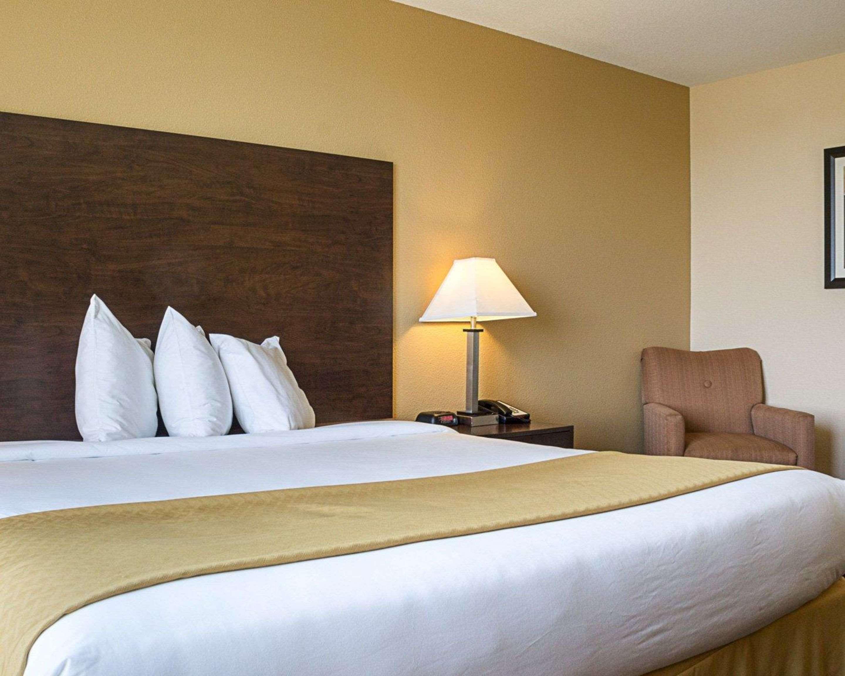 Quality Inn & Suites Minot Exteriér fotografie