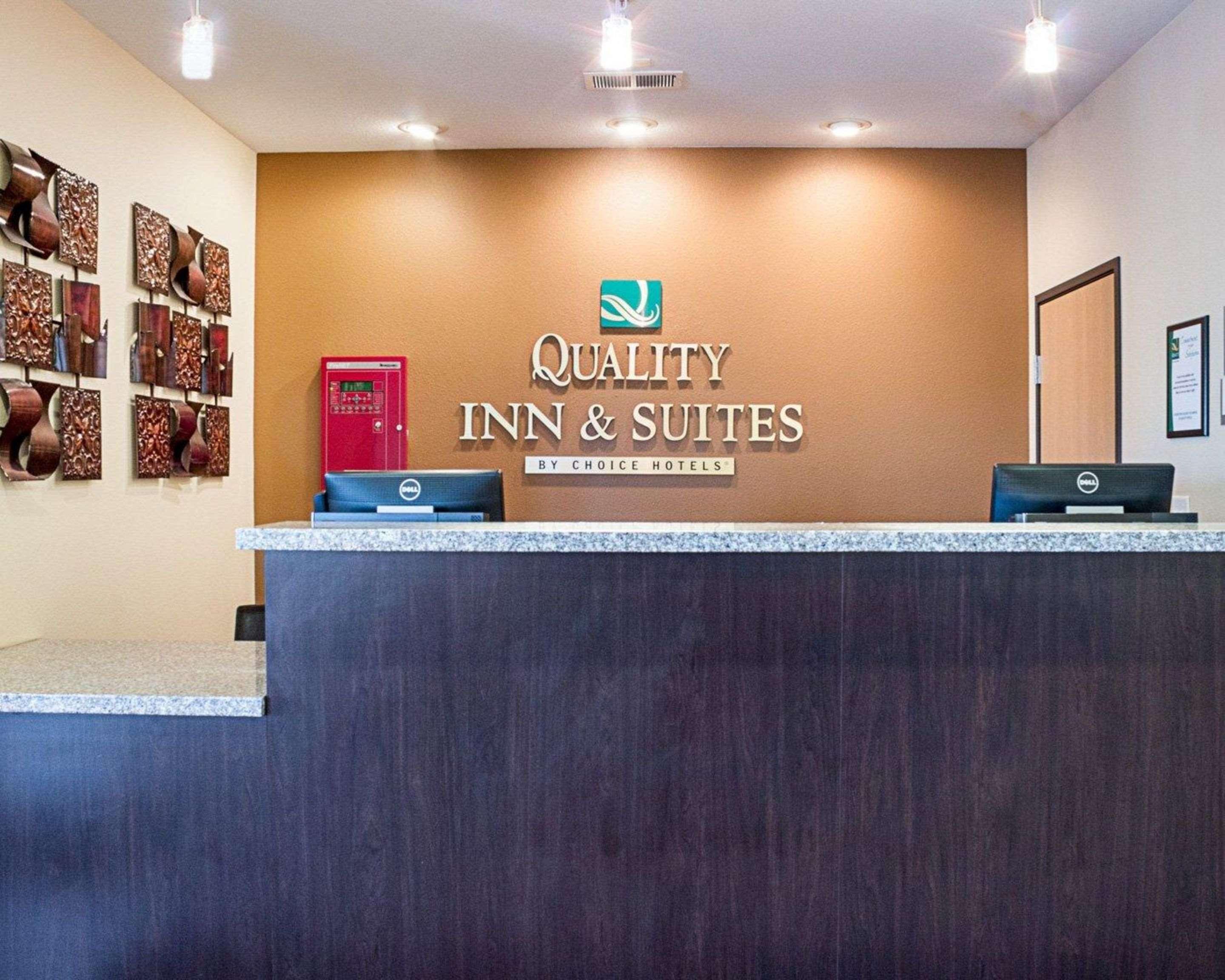 Quality Inn & Suites Minot Exteriér fotografie