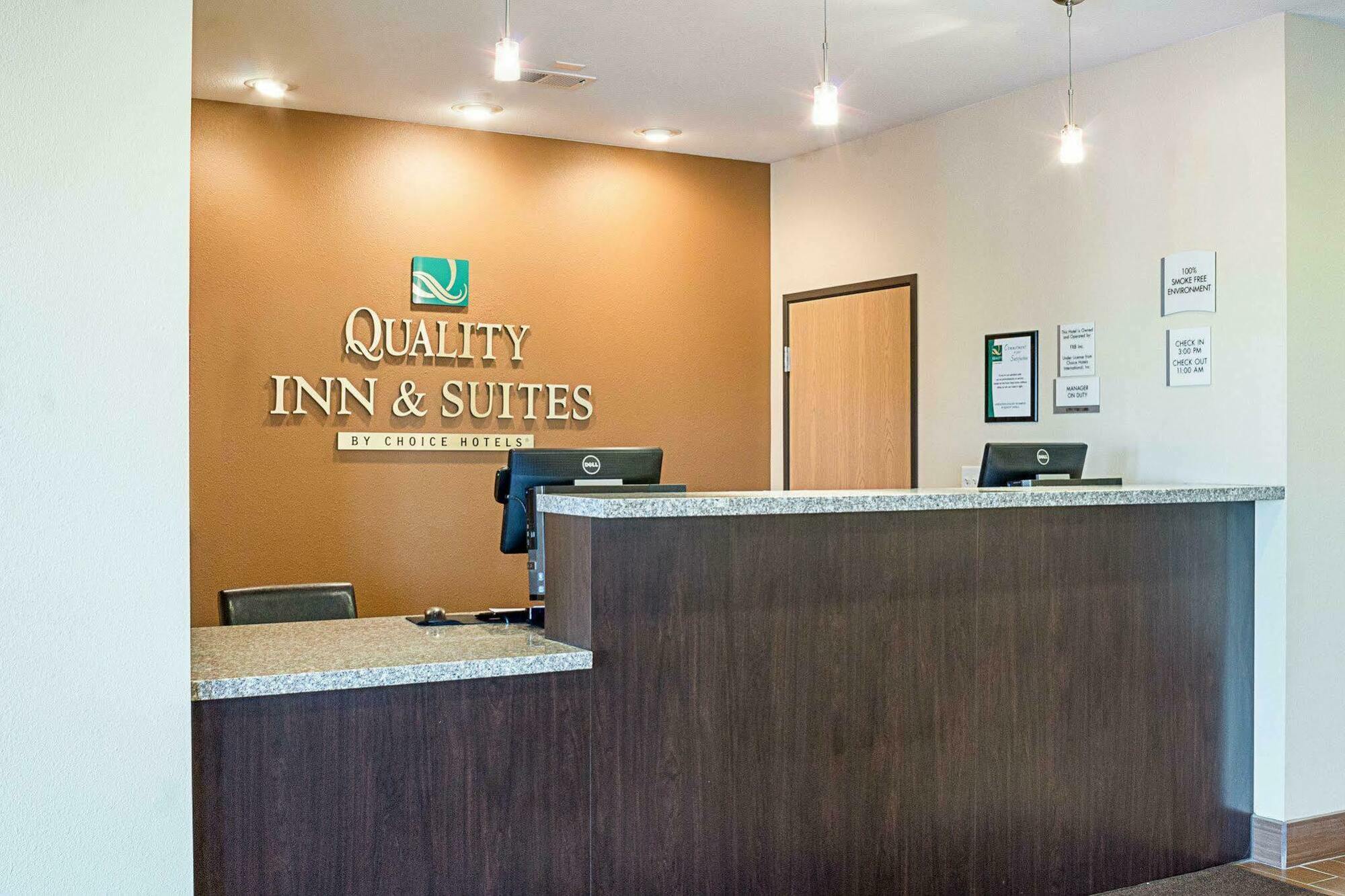 Quality Inn & Suites Minot Exteriér fotografie